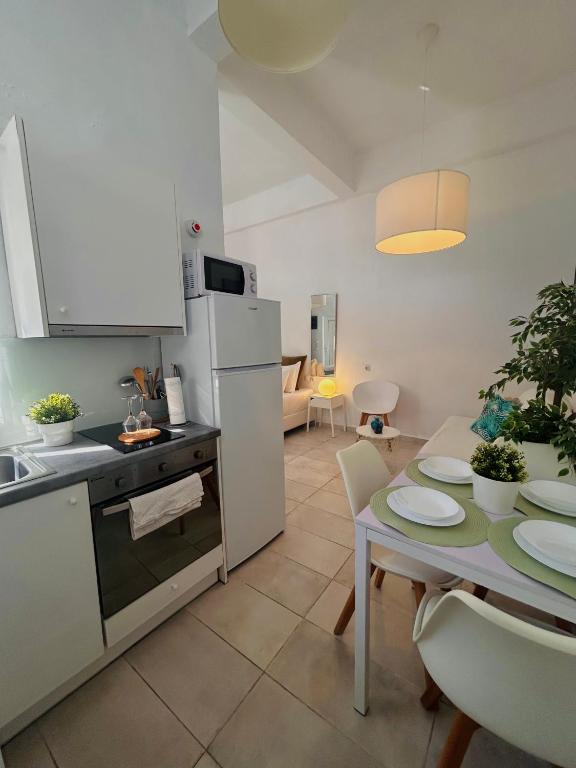 CreteSuites - Urban Villa with Pool - 500m to the Beach 전경