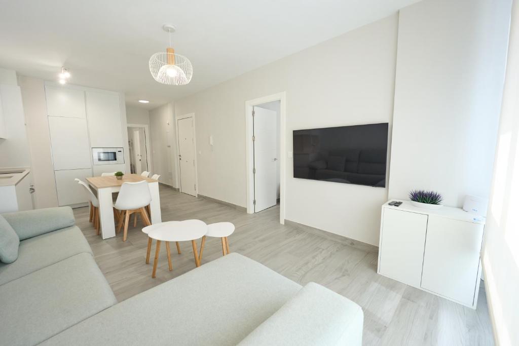 Paseo Marítimo - Apartamento a estrenar, a pie de playa, con 2 baños - 3