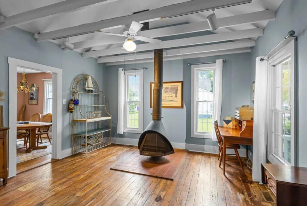 Scuttlebutt Nautical Cottage, Beaufort