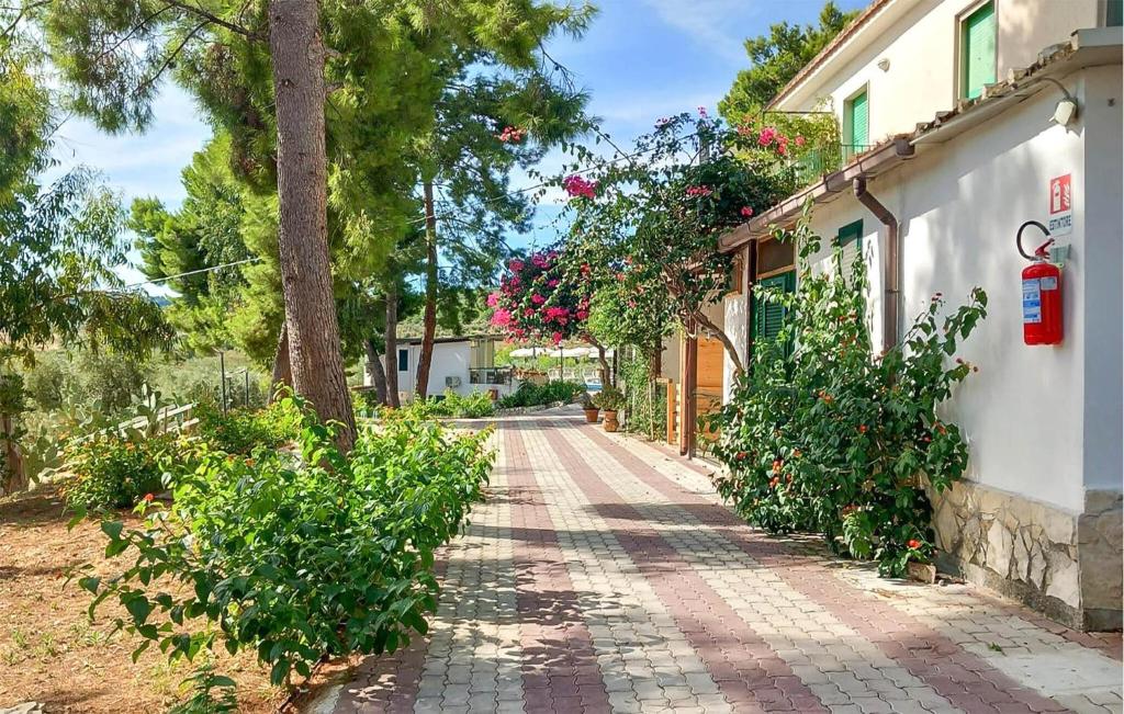 1 Bedroom Amazing Apartment In Vieste - 2