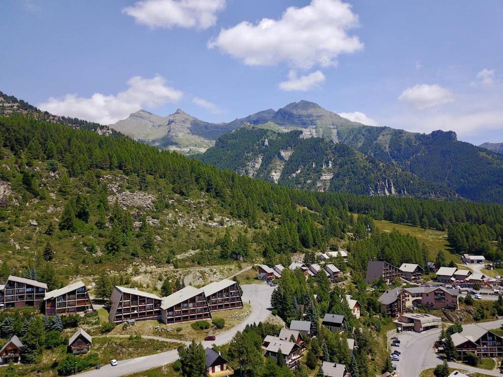 Grand studio rénové, confort moderne, balcon sud, proche ski et randonnées - FR-1-393-172 - 5