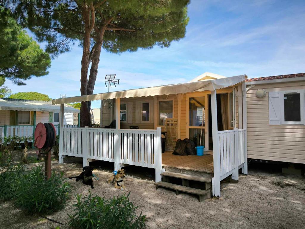 Mobil-home au Camping familial 4 étoiles Les Sables d'Or - 1