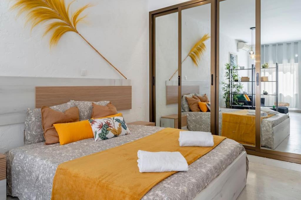 Bonito estudio carihuela con terraza, Wifi, playa a 150 metros - 1