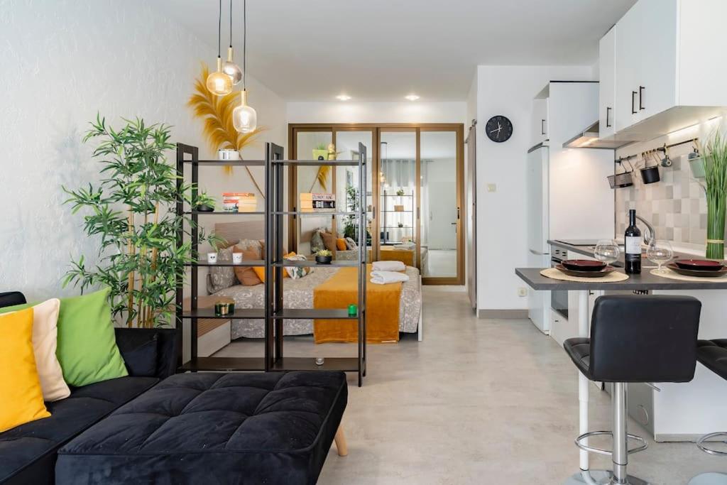Bonito estudio carihuela con terraza, Wifi, playa a 150 metros - 5