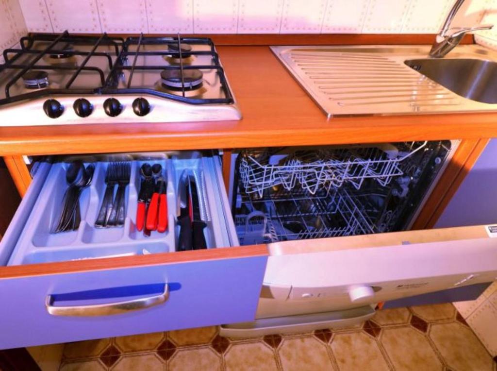 Colorful and bright apartment-Beahost - 4