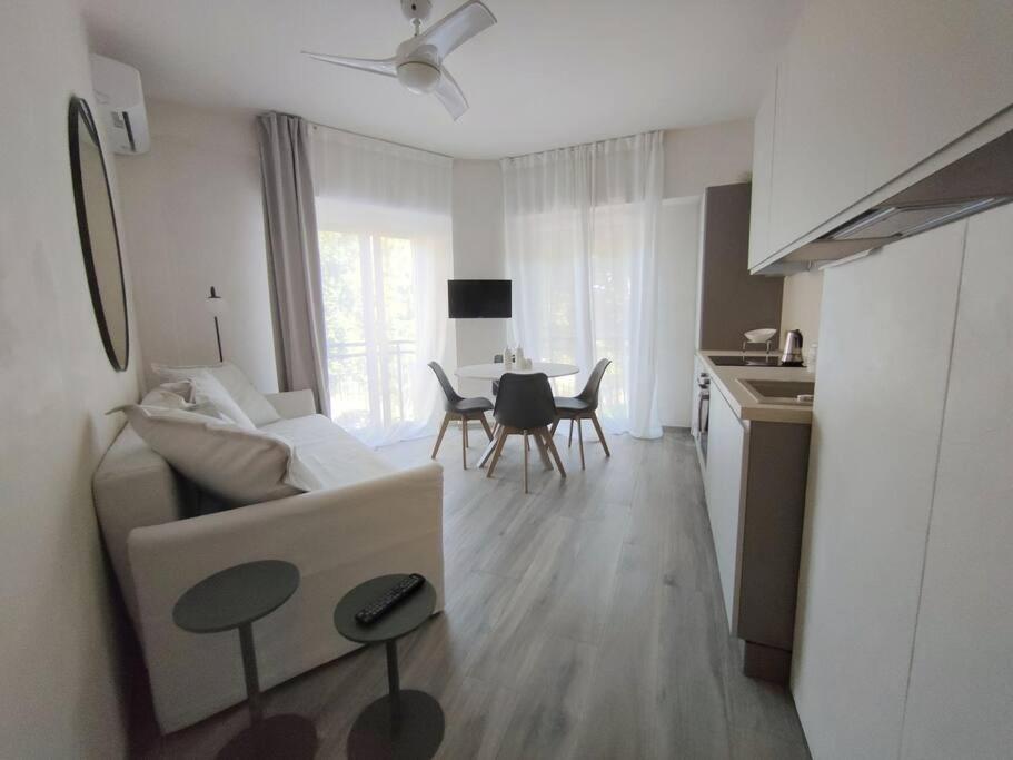 Modern Beach Apartment - 1