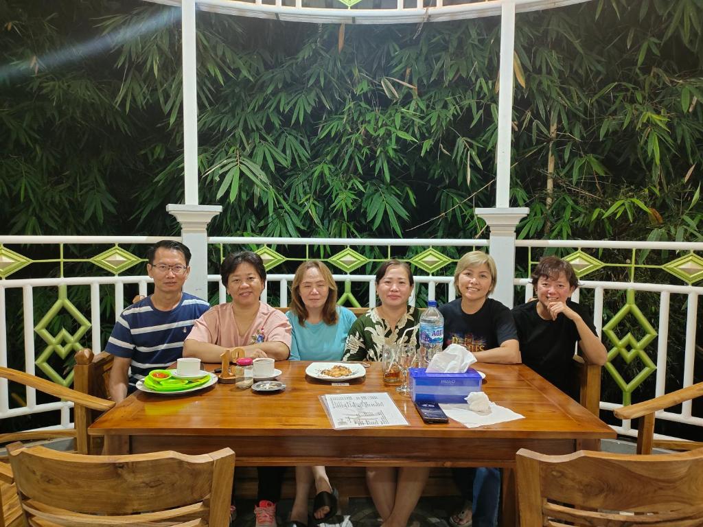 Harmony Resto&Homestay, Lambangkuning