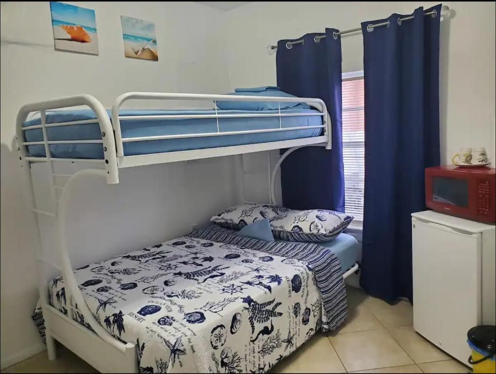 B3 Best Value on Private Bedroom with Private Bathroom in Little Havana, Miami, Miami