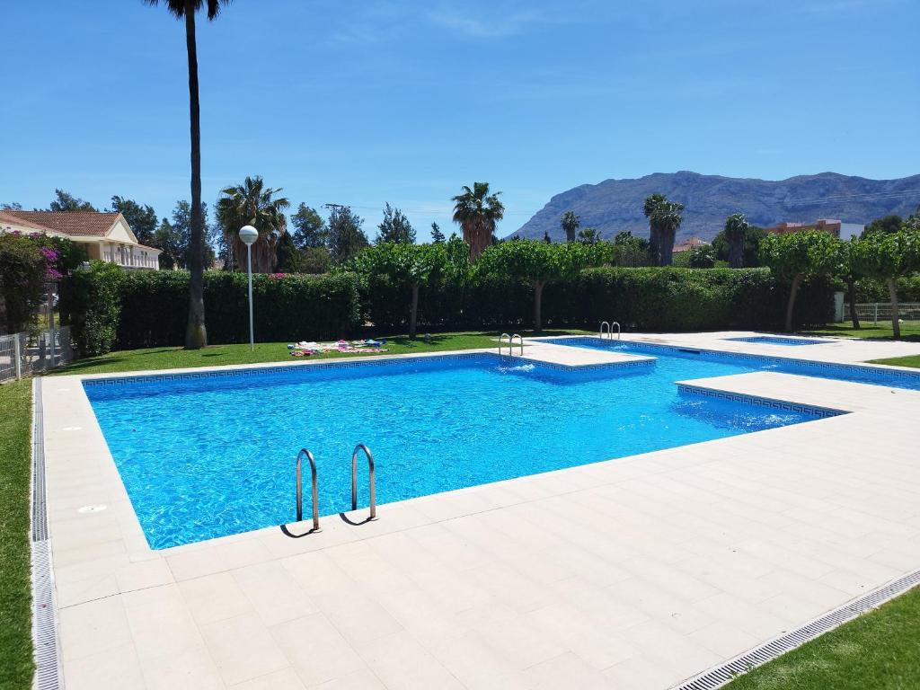 Apartamento familiar con piscina y pádel - 1