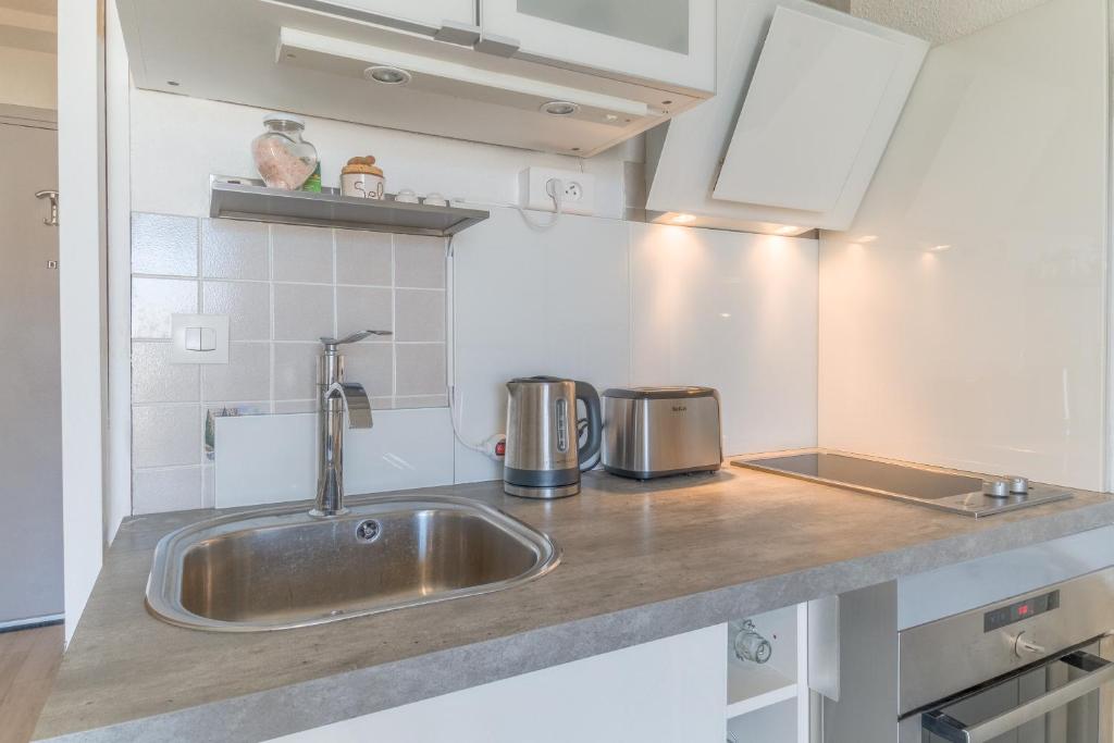 Appt t2 cabine clim parking privée vu mer - 4