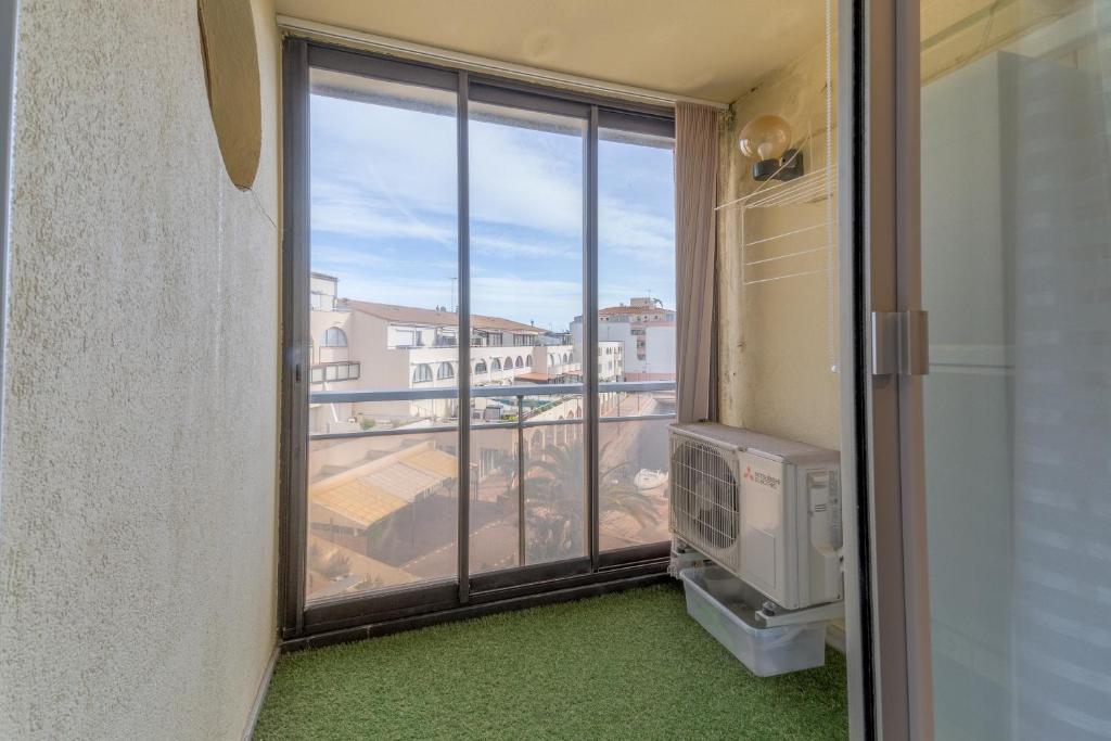 Appt t2 cabine clim parking privée vu mer - 3