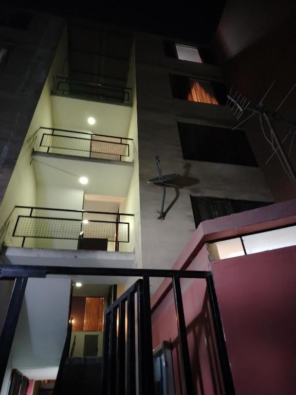 Cuartos en un departamento lindo - 2