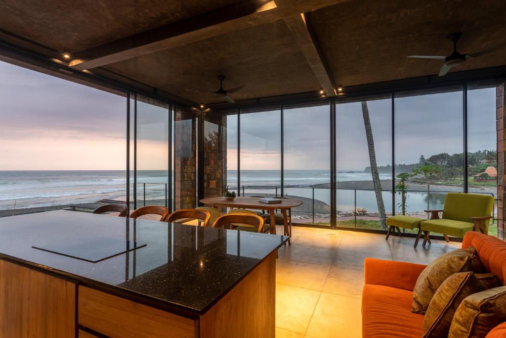 Ultimate Beachfront Villa Cascade Balian