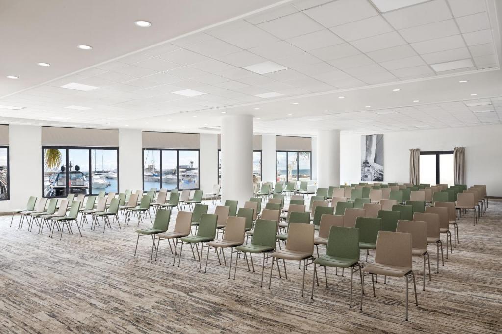 غرفة الاجتماعات/الاحتفالات