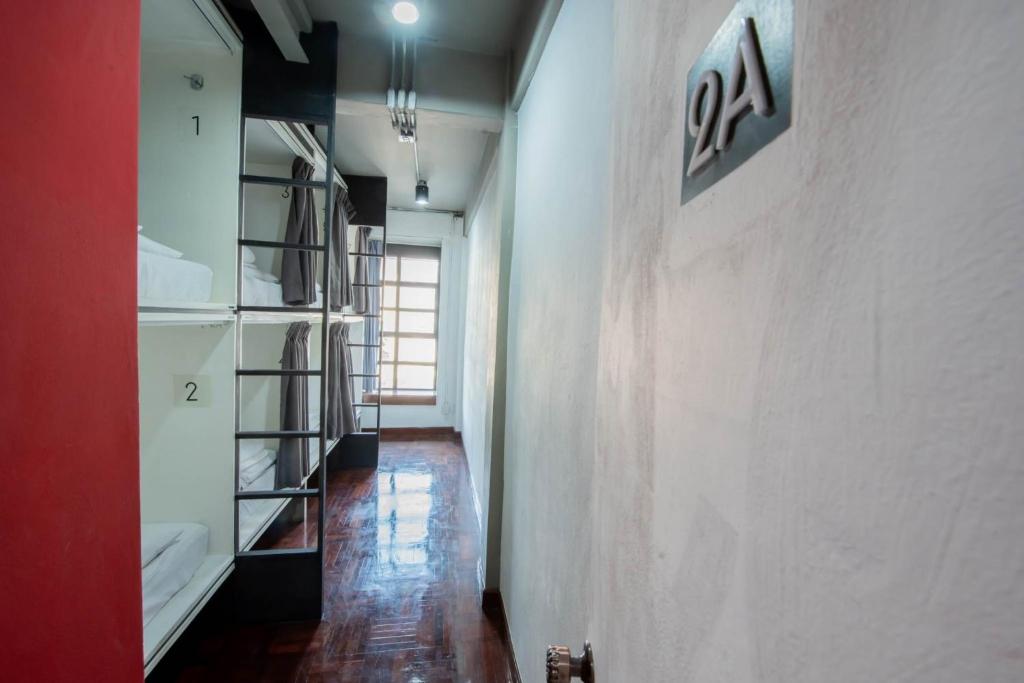 Mascotte Hostel Silom