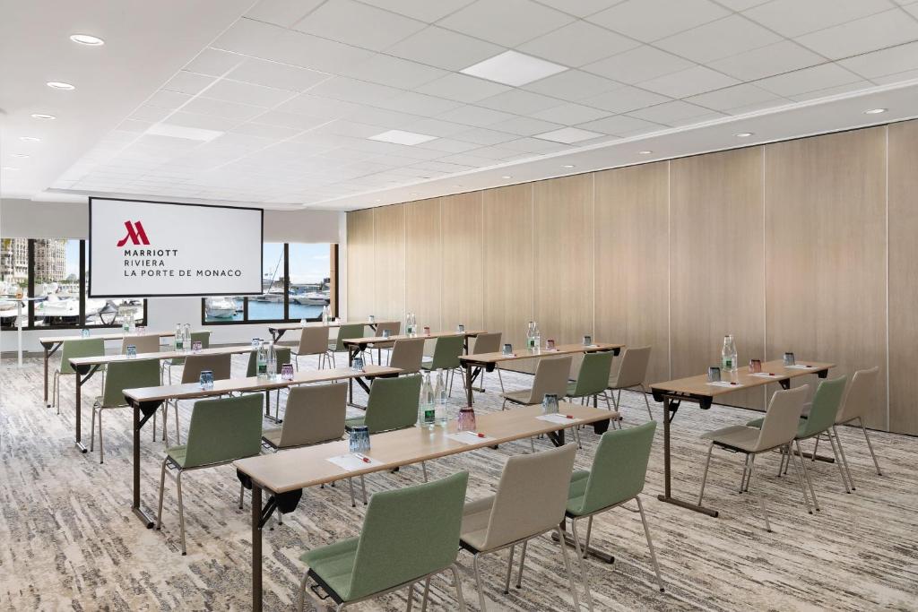 غرفة الاجتماعات/الاحتفالات