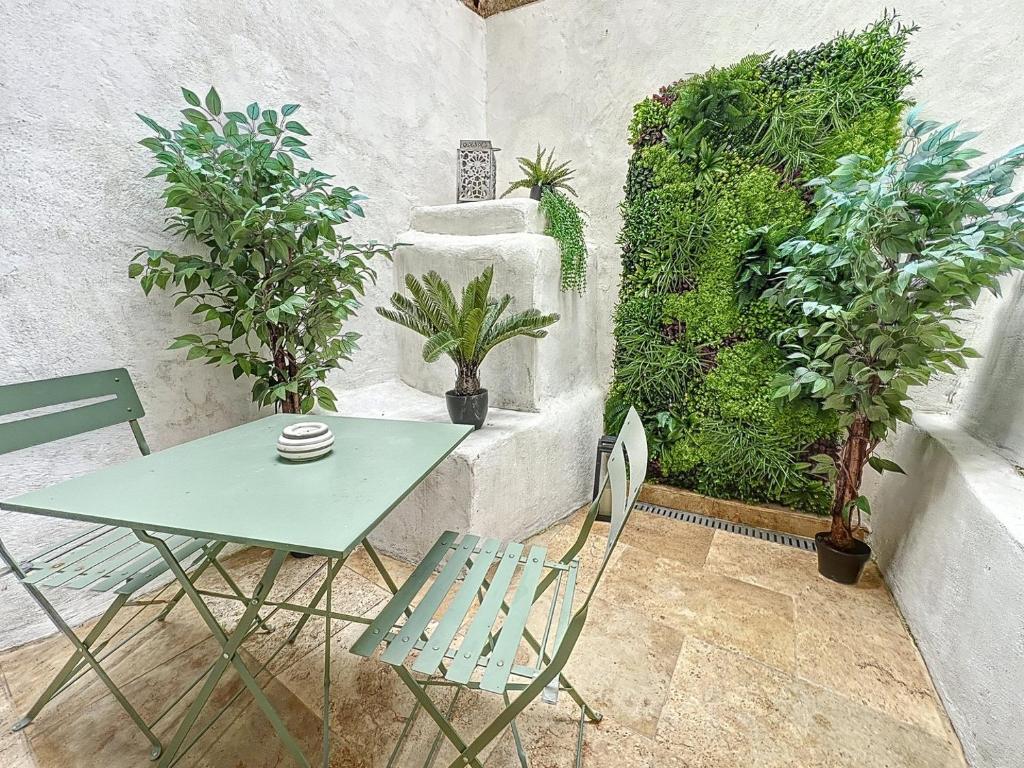 Le Petit Patio - 2