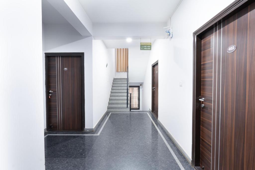 フロント・ロビー