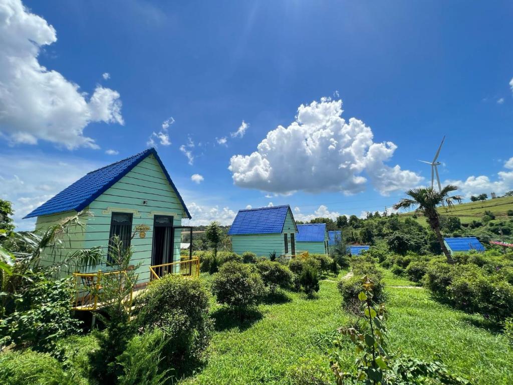 Homestay Bảo Nguyên Xanh, Làng Ta Tục