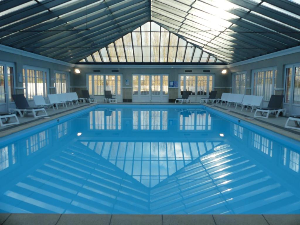 Appart 4 pers av balcon-parking gratuit-piscine int chauffée court tennis-ménage compris - 3