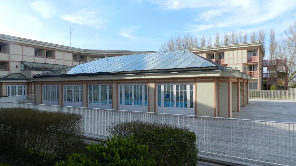 Appart 4 pers av balcon-parking gratuit-piscine int chauffée court tennis-ménage compris - 4