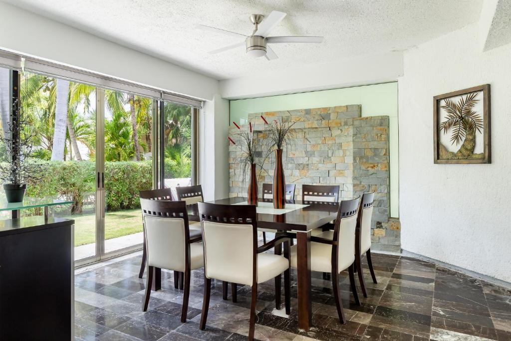 Large House - walking to beach - 10 guests! - 3