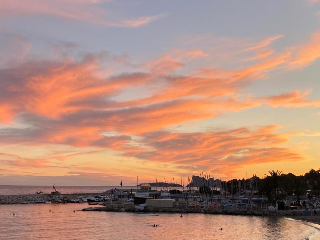 Le plus bel emplacement des Lecques ! 3p vue mer, Saint-Cyr-sur-Mer