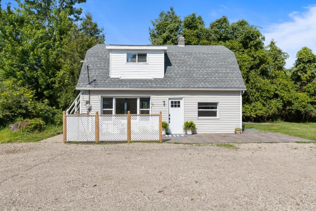 Pine Cove - Close to downtown and beaches, Douglas