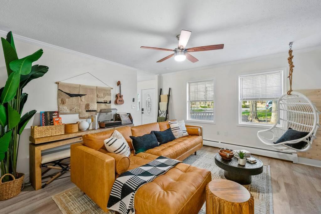 Boho Haven Hideaway - Walk to Pool,Theater,Arcades, Firepit, Lake Access, Thornhurst