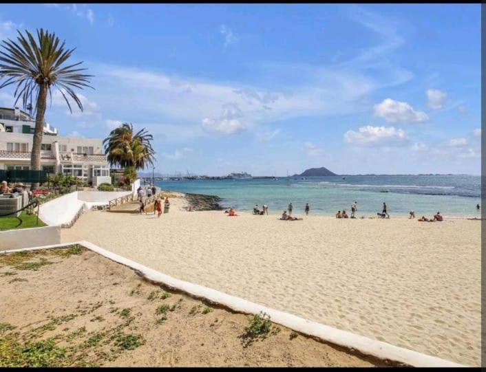 Kay Arenal exclusiva vivienda en playa de Corralejo - 2