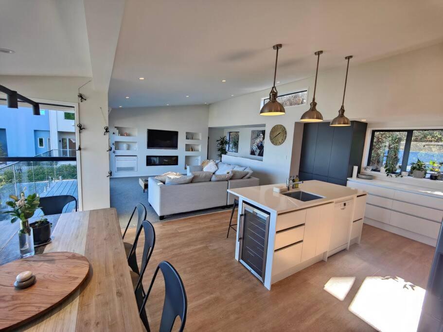 Sea views in lovely beach side area, Porirua