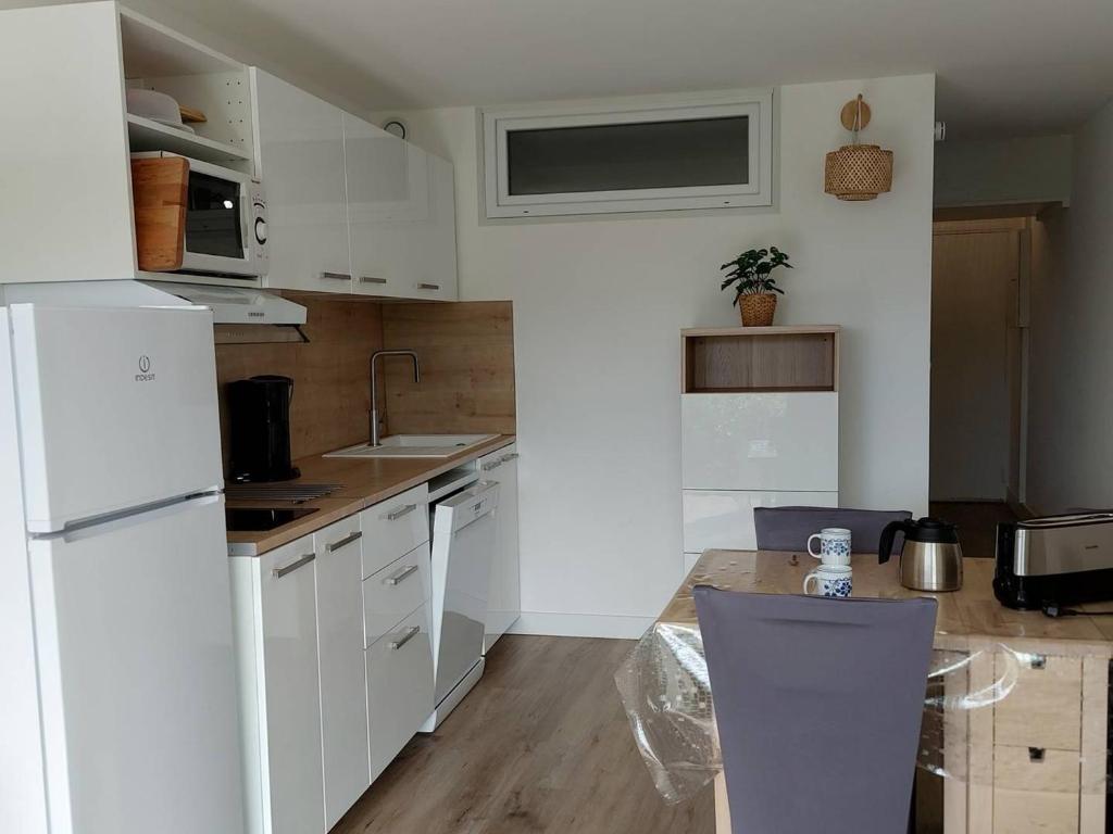 Studio Cabine Rénové Proche Plage, Commerces, Clim, WIFI, Parking - FR-1-328-230 - 3