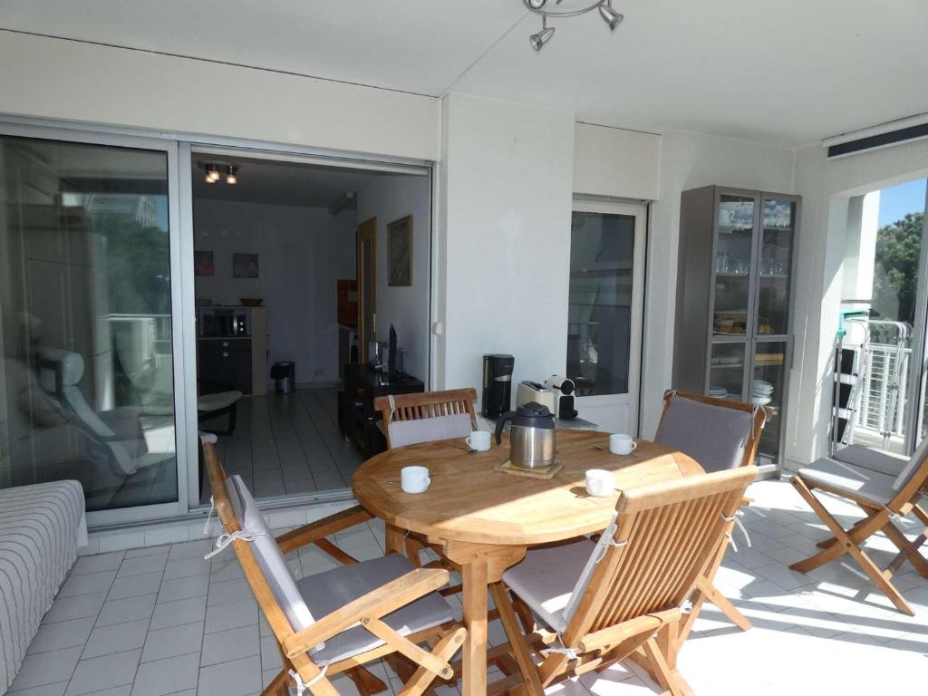 Studio cabine avec piscine, climatisation, garage, à 300m plage - FR-1-328-259 - 3
