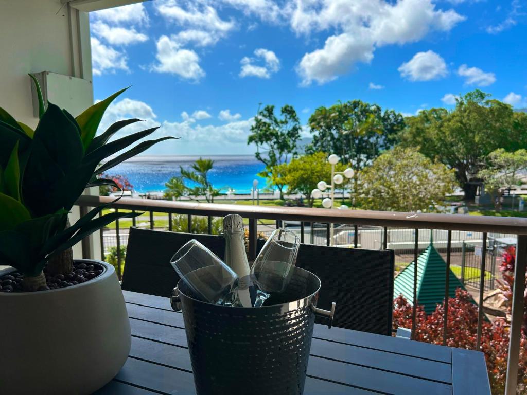 Seven @Aquarius, Cairns