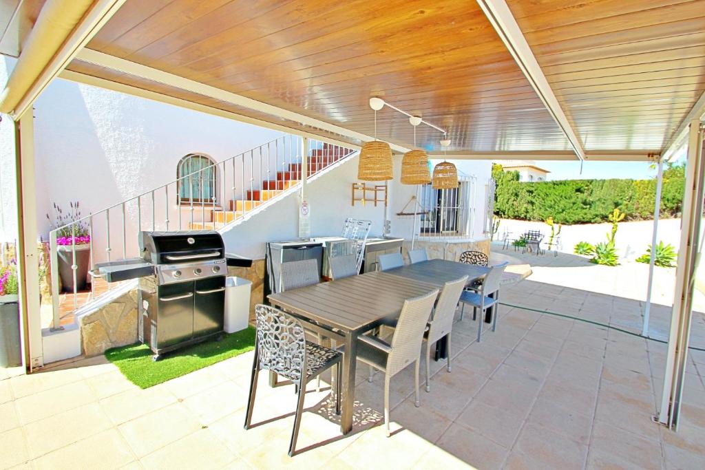 Aaron - holiday home with stunning views and private pool in Calpe - 4
