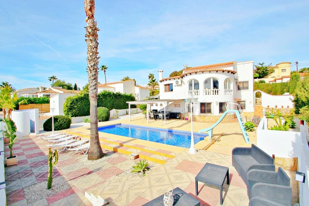 Aaron - holiday home with stunning views and private pool in Calpe, Calpe