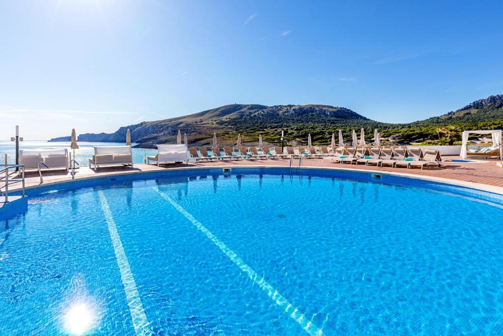 VIVA Cala Mesquida Resort & Spa — Basen in Cala Mesquida, Baleary