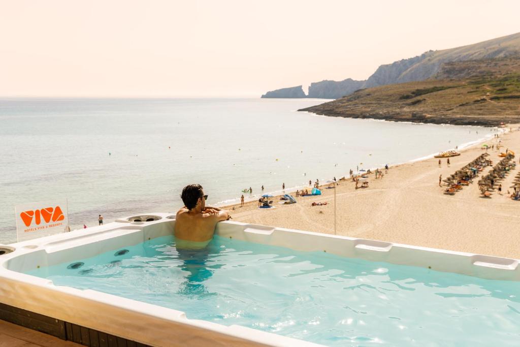 VIVA Cala Mesquida Resort & Spa — Basen in Cala Mesquida, Baleary