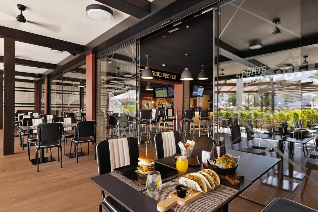 VIVA Sunrise — Restaurant & bars in Alcudia, Balearic Islands