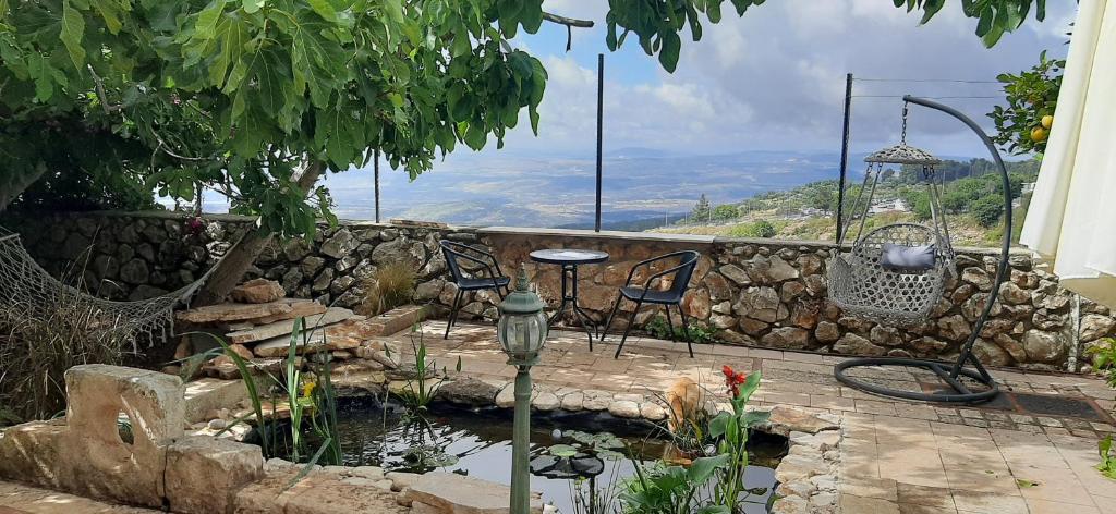 Self-Contained Garden apartment with Galilee sea & mountains view 2, Safed