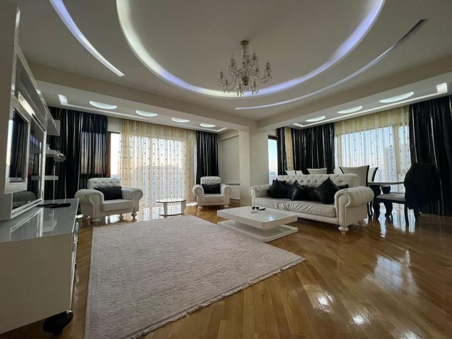 Modern Oasis in Lux Apartment 3BR Elegant Building, Baku
