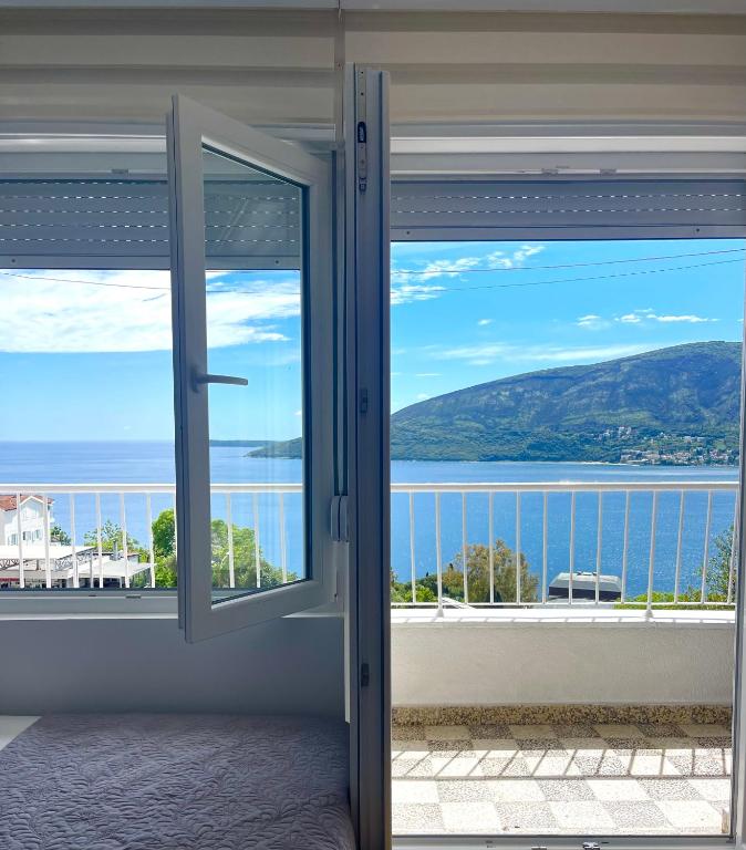 XENIA Seaview Apartment - 3