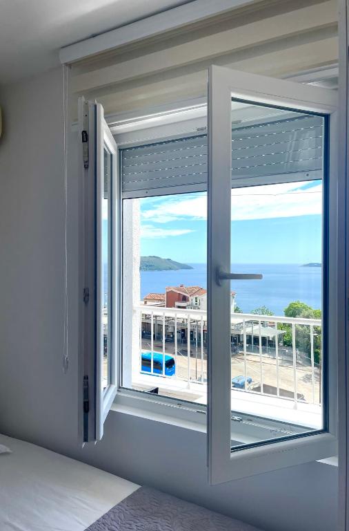 XENIA Seaview Apartment - 5