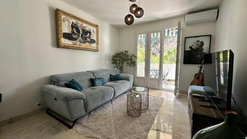 B023 Tres bel appartement proche de la mer a Cannes - 2