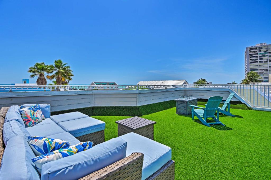 Coastal Surfside Swank By Beachside Management, Siesta Key