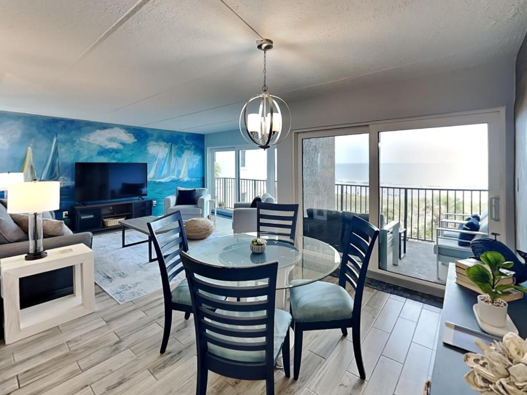 Beachcomber 403, Jacksonville Beach