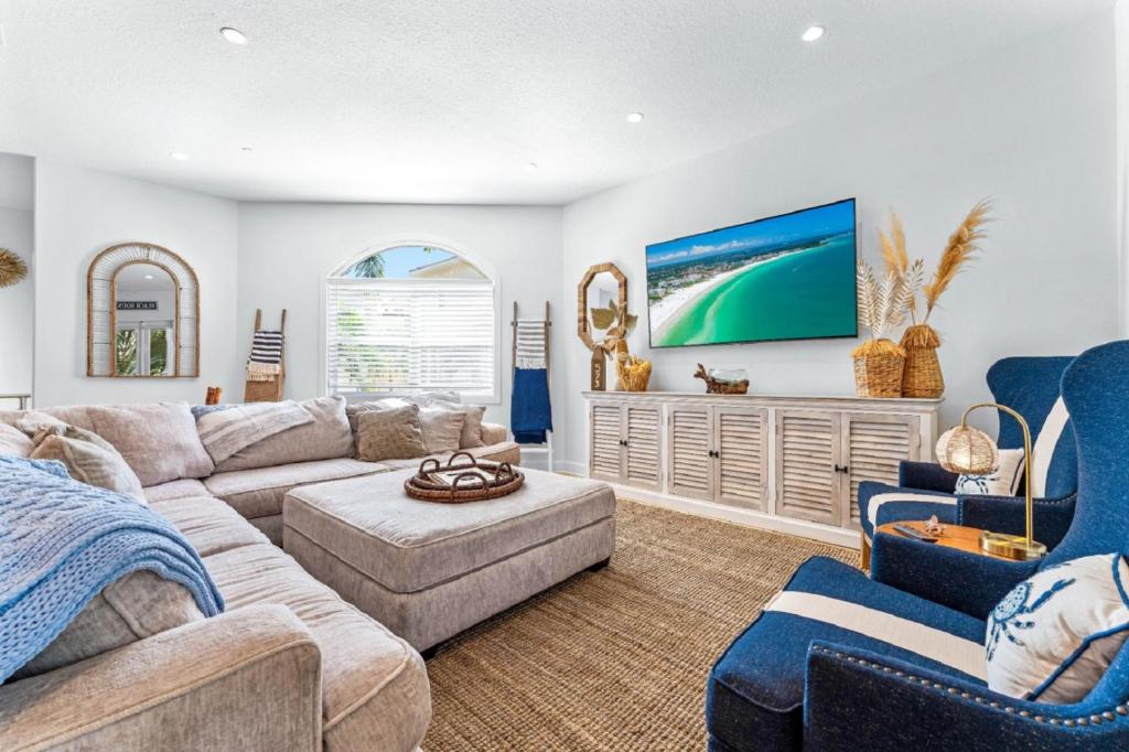 Off the Hook By Beachside Management, Siesta Key