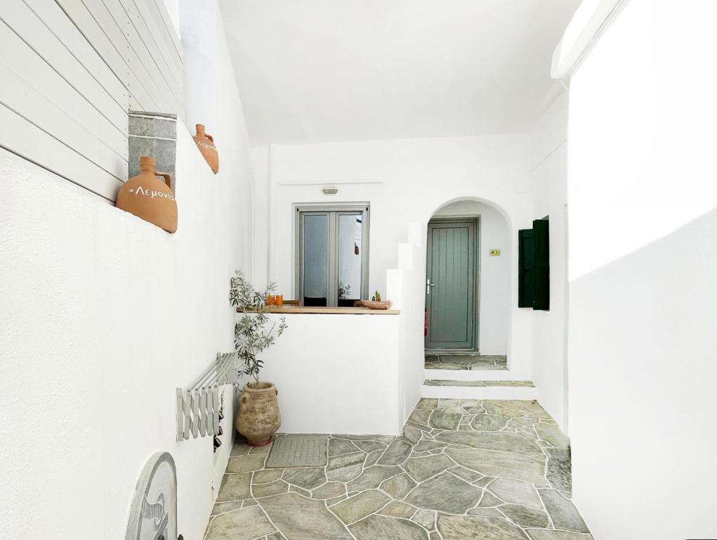 Lemonia Rooms 1, Platis Gialos Sifnos