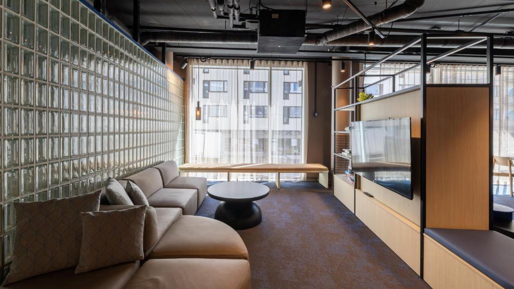 Shared lounge/TV area