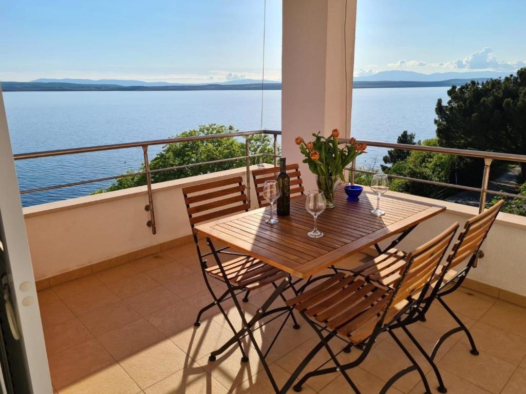 Tolle Wohnung in Crikvenica mit Möbliertem Balkon und Meerblick, Dramalj